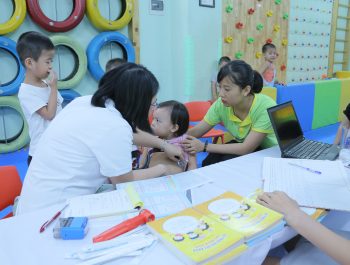 Khám sức khỏe định kỳ cho bé tại Happy Kids Plus